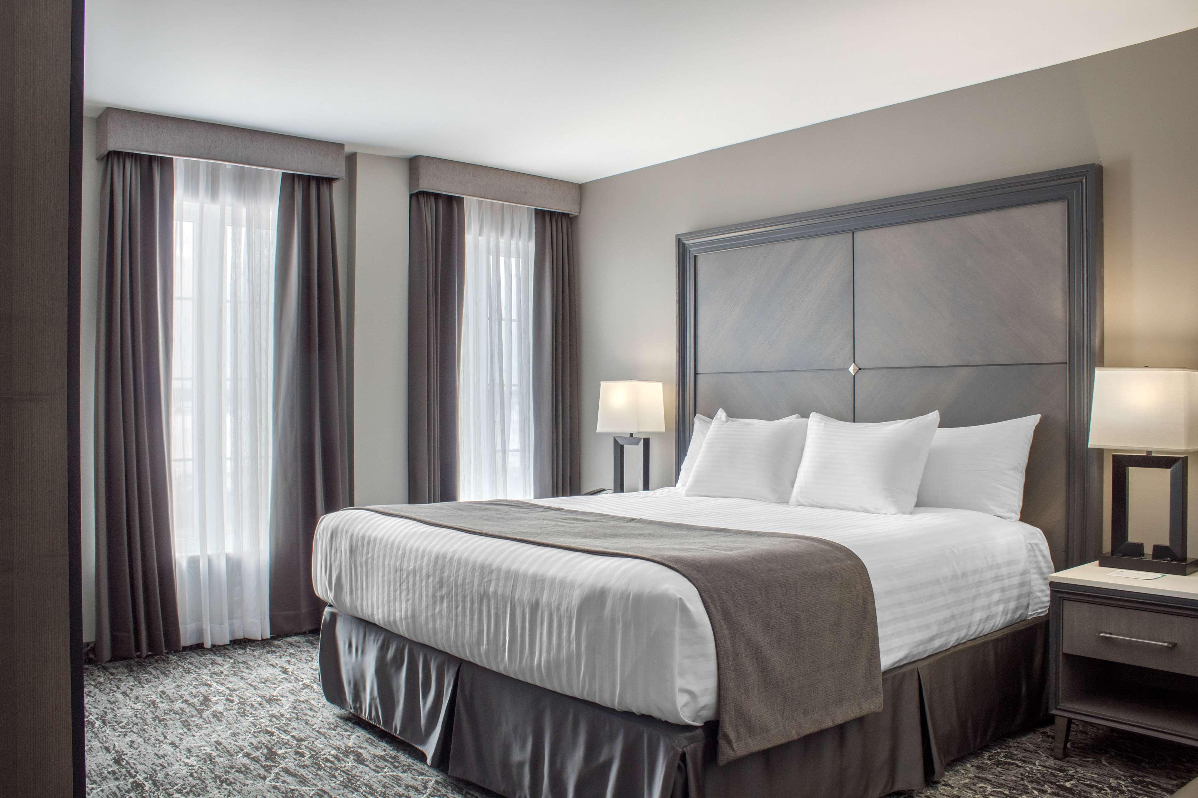 Chateau Moncton Trademark Collection By Wyndham Exterior photo