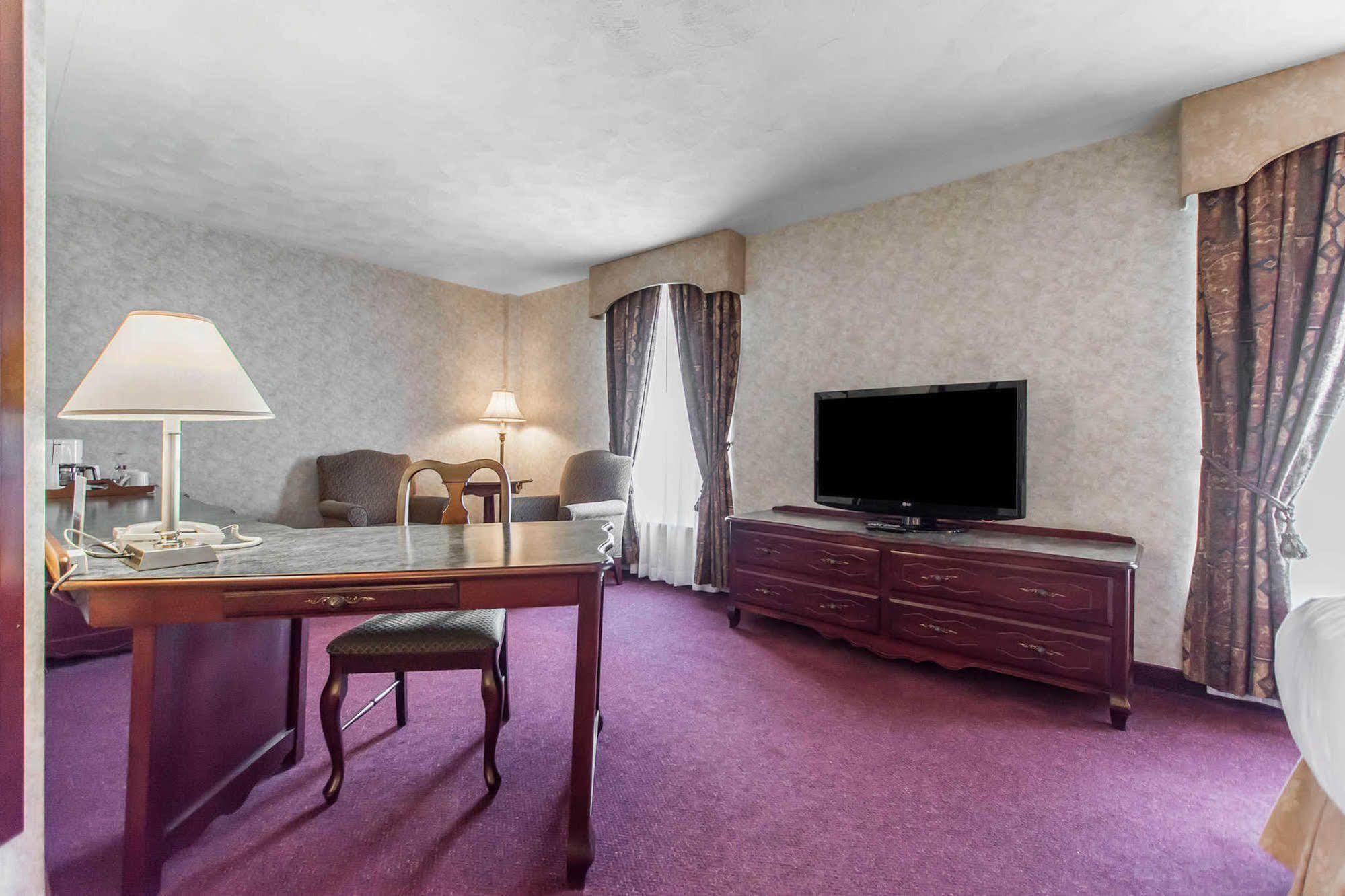 Chateau Moncton Trademark Collection By Wyndham Exterior photo